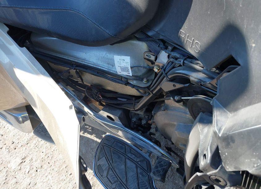 Photo 8 of 2017 Can-am Spyder ROADSTER RT/RT-S/LTD/SP SERIES (VIN 2BXNBDD22HV000898)