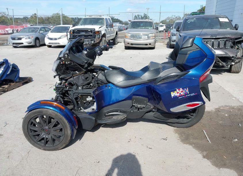 Photo 14 of 2016 Can-am Spyder ROADSTER RT/RT-S/LTD/SP SERIES (VIN 2BXNBDD28GV002623)