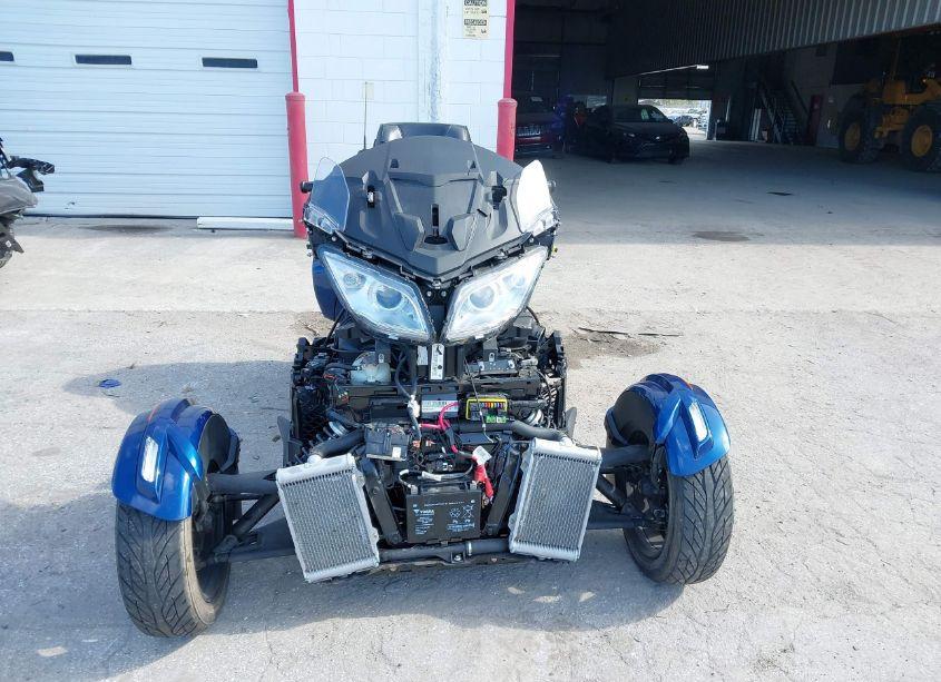 Photo 5 of 2016 Can-am Spyder ROADSTER RT/RT-S/LTD/SP SERIES (VIN 2BXNBDD28GV002623)