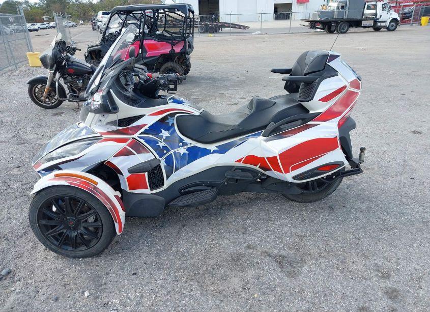 Photo 9 of 2018 Can-am Spyder ROADSTER RT/RT LIMITED/RT LIMITED 10TH ANNIVERSARY (VIN 2BXNBDD28JV003858)