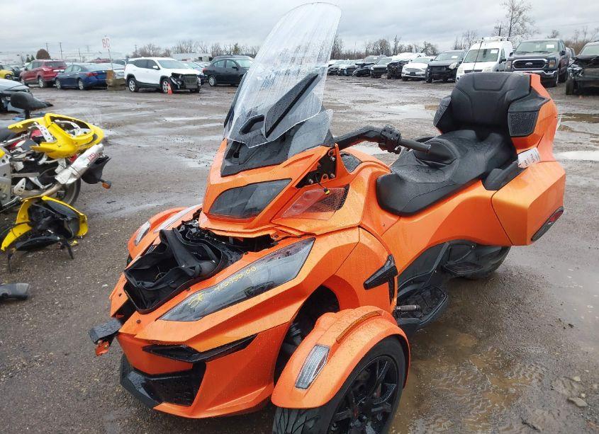 Photo 2 of 2019 Can-am Spyder ROADSTER RT/RT LIMITED (VIN 2BXNBDD2XKV000509)