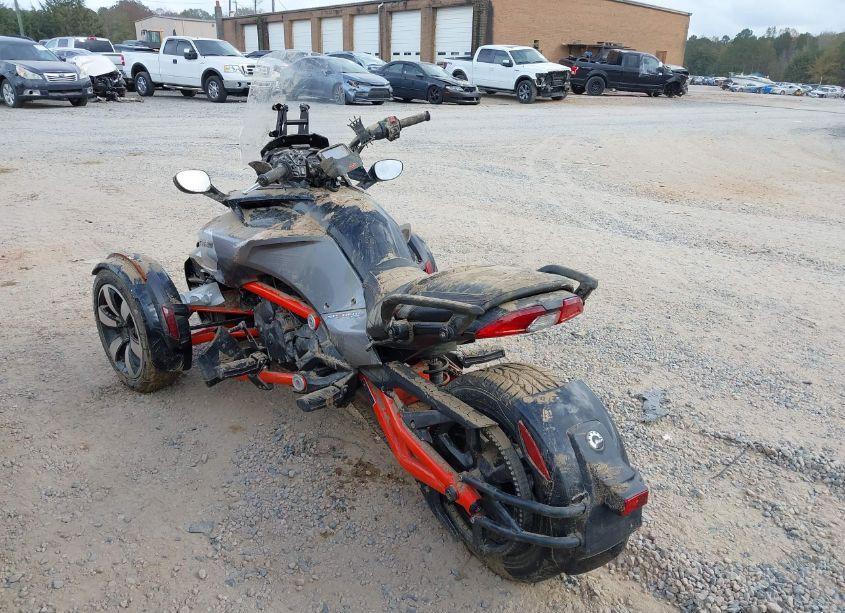 Photo 4 of 2015 Can-am Spyder ROADSTER F3/F3-S (VIN 2BXRDCD28FV001833)