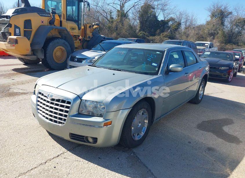 Photo 2 of 2005 Chrysler 300 TOURING (VIN 2C3AA53G65H176016)