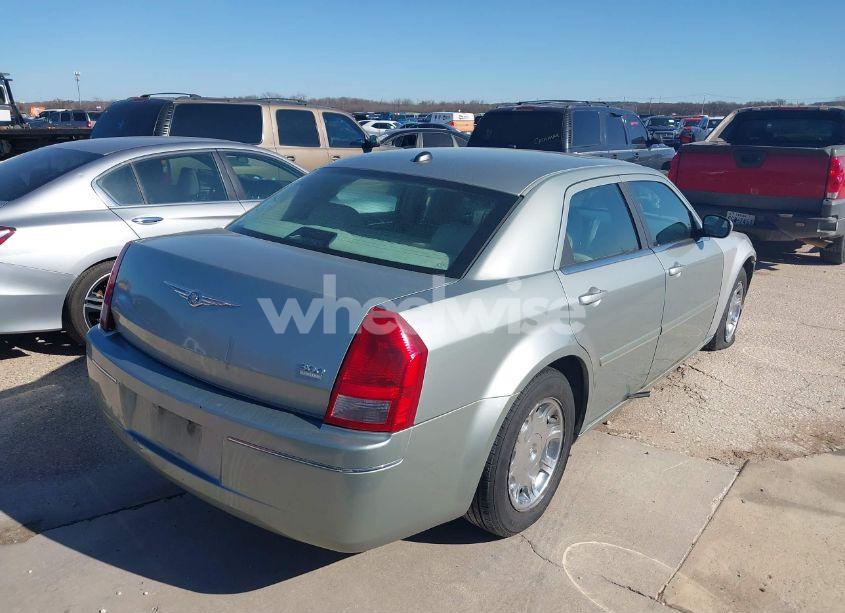Photo 4 of 2005 Chrysler 300 TOURING (VIN 2C3AA53G65H176016)