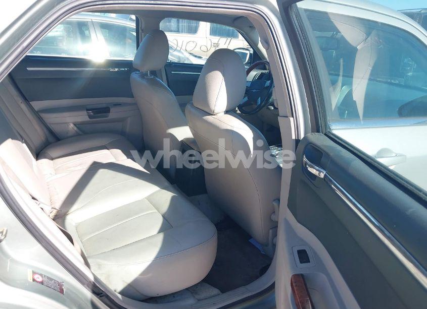 Photo 8 of 2005 Chrysler 300 TOURING (VIN 2C3AA53G65H176016)