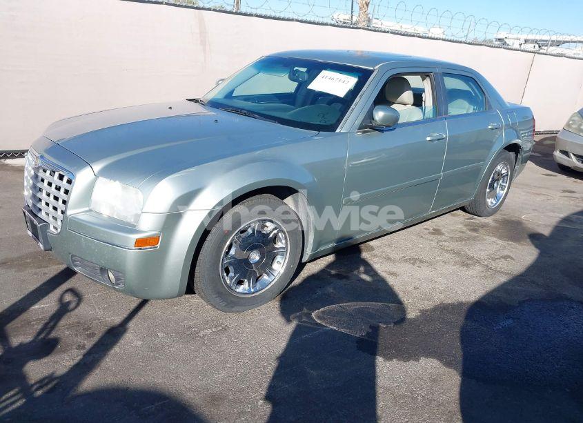 Photo 2 of 2005 Chrysler 300 TOURING (VIN 2C3AA53G85H556183)