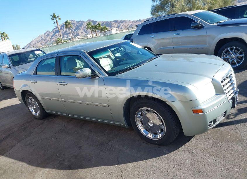 Photo 6 of 2005 Chrysler 300 TOURING (VIN 2C3AA53G85H556183)