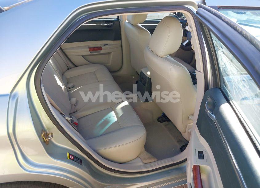 Photo 8 of 2005 Chrysler 300 TOURING (VIN 2C3AA53G85H556183)