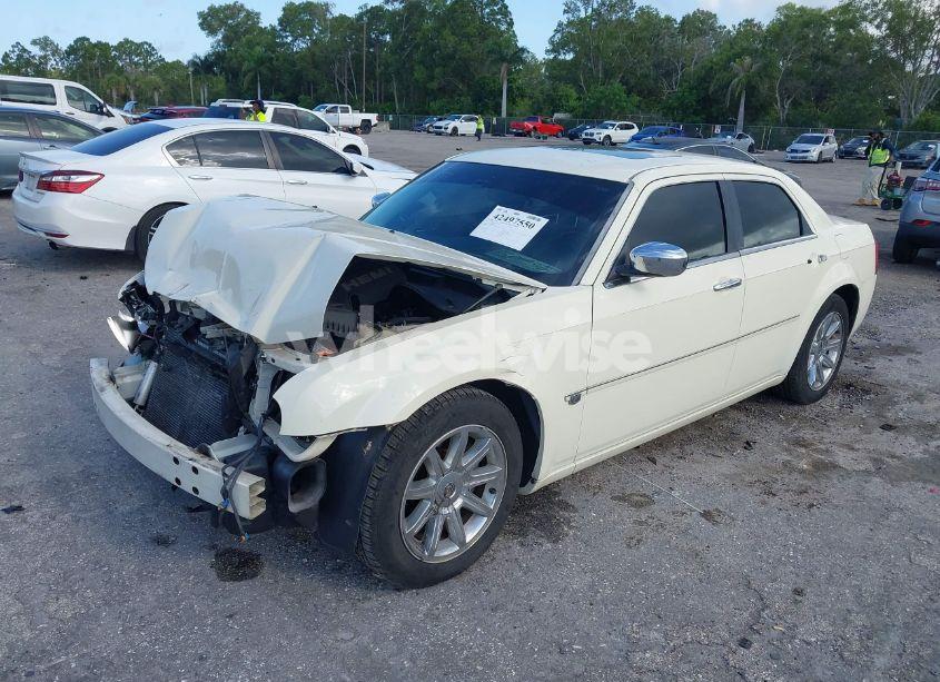 Photo 2 of 2005 Chrysler 300c (VIN 2C3AA63H15H132651)