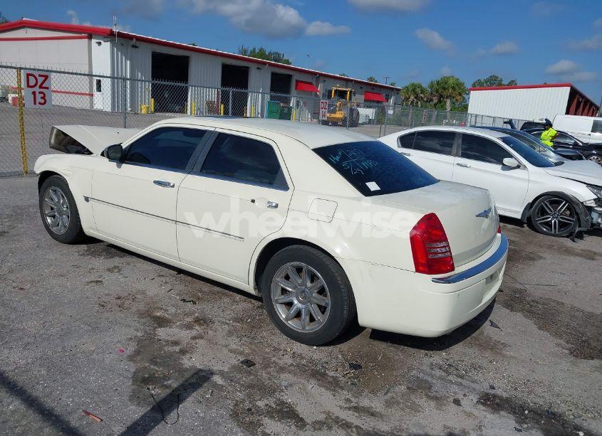 Photo 3 of 2005 Chrysler 300c (VIN 2C3AA63H15H132651)