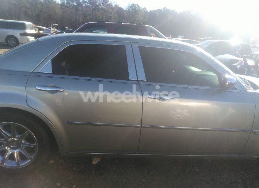 Photo 13 of 2005 Chrysler 300c (VIN 2C3AA63H45H572945)