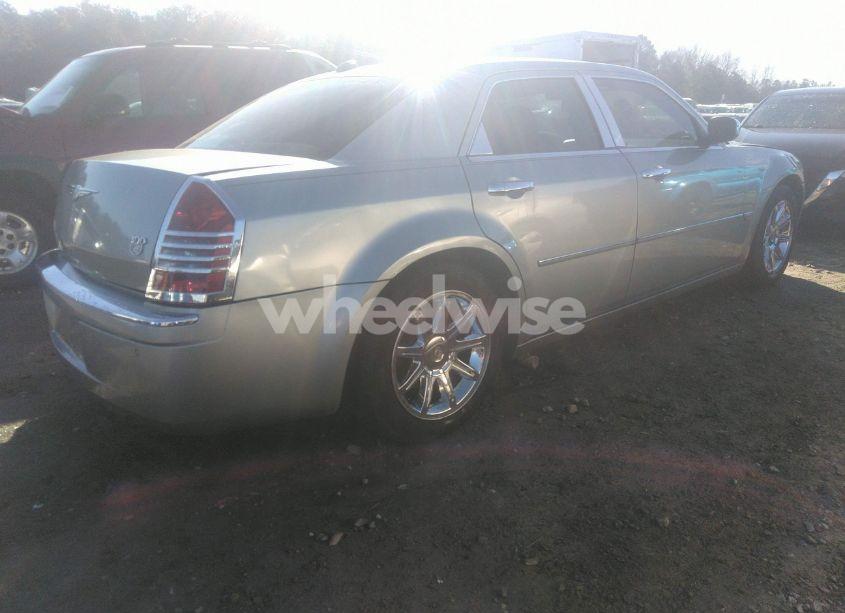 Photo 4 of 2005 Chrysler 300c (VIN 2C3AA63H45H572945)