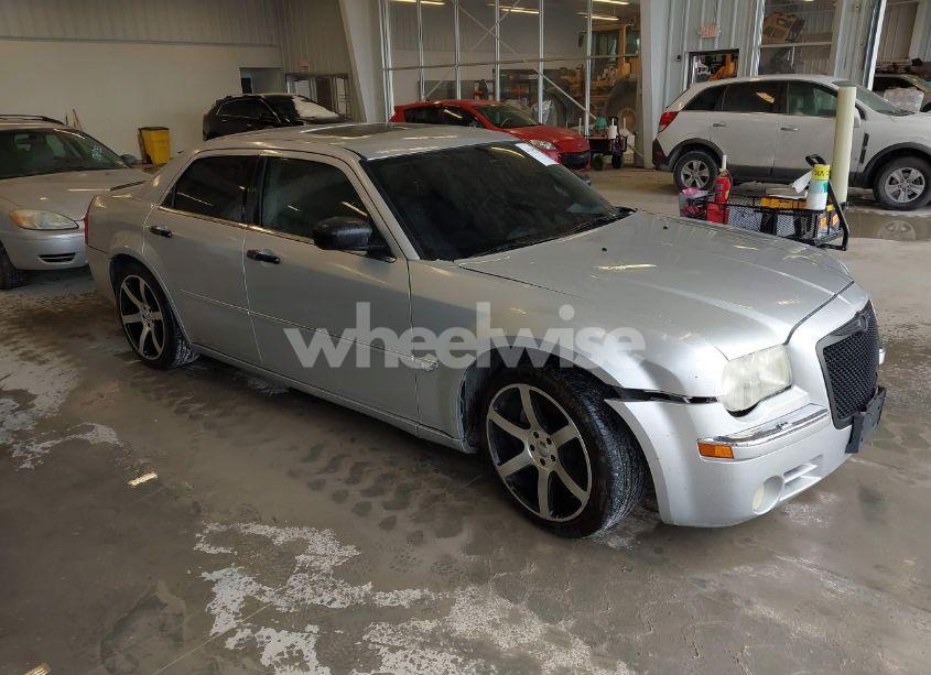 2005 Chrysler 300c (VIN 2C3AA63H55H133060) main photo