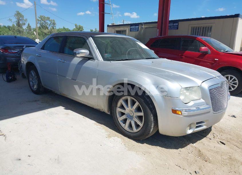 2005 Chrysler 300c (VIN 2C3AA63HX5H125777) main photo