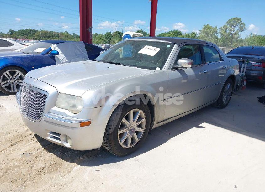 Photo 2 of 2005 Chrysler 300c (VIN 2C3AA63HX5H125777)