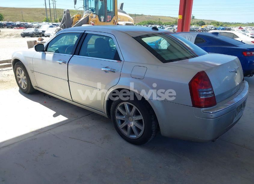 Photo 3 of 2005 Chrysler 300c (VIN 2C3AA63HX5H125777)