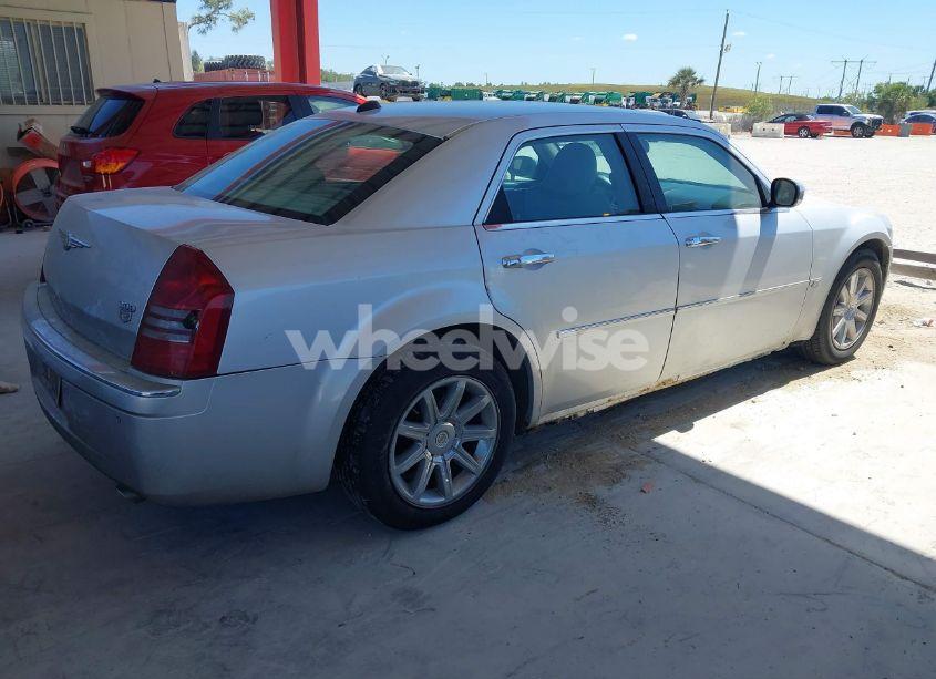 Photo 4 of 2005 Chrysler 300c (VIN 2C3AA63HX5H125777)