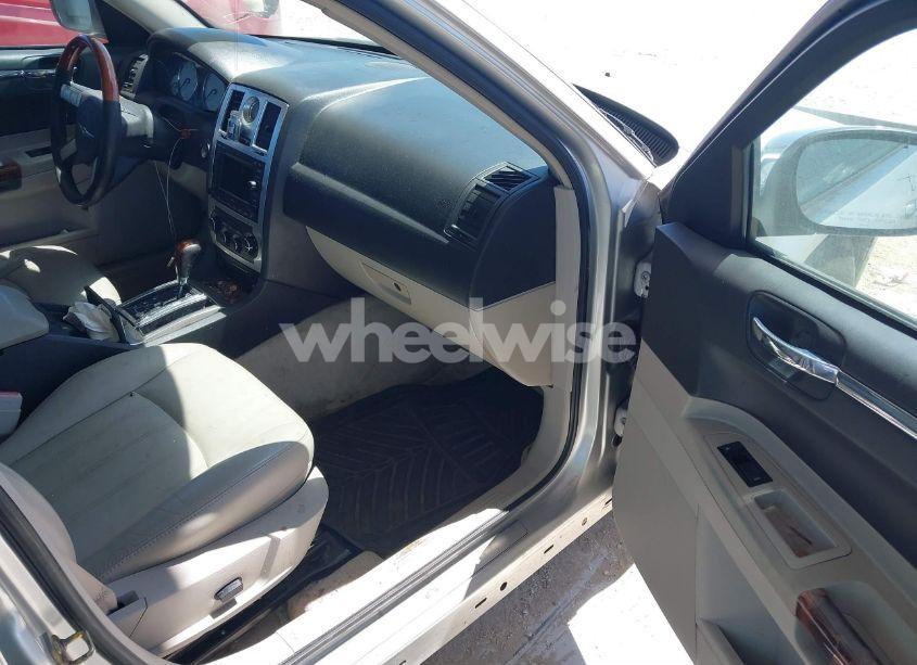 Photo 5 of 2005 Chrysler 300c (VIN 2C3AA63HX5H125777)