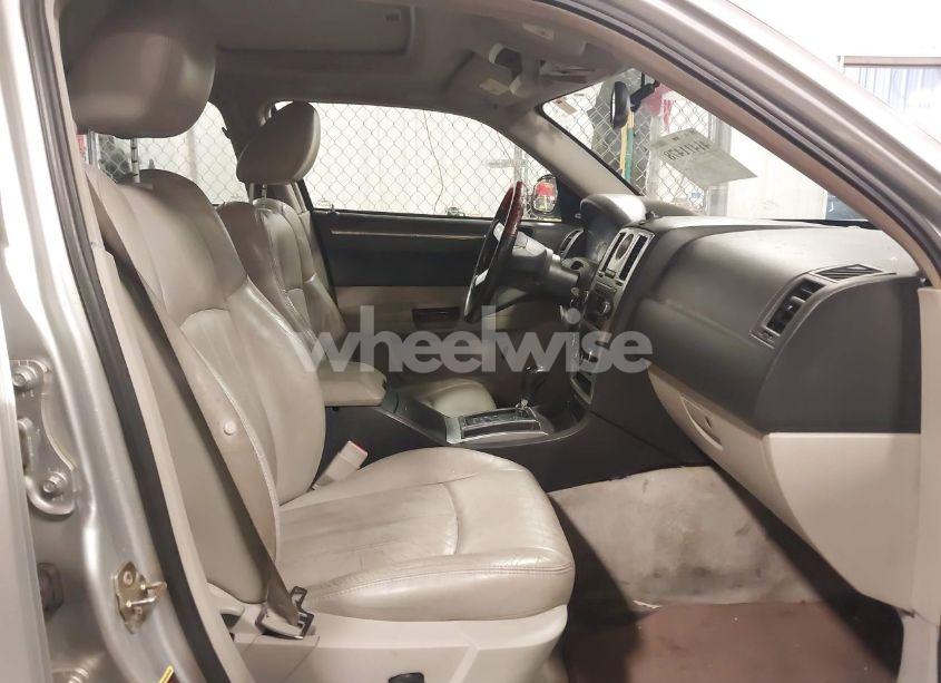 Photo 5 of 2005 Chrysler 300c (VIN 2C3AA63HX5H519392)