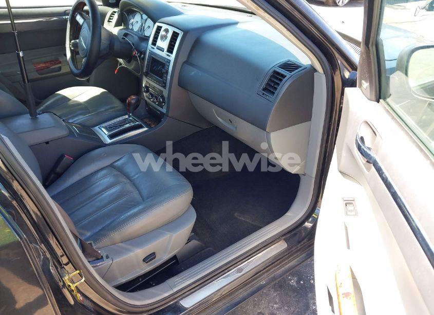 Photo 5 of 2005 Chrysler 300c (VIN 2C3AA63HX5H649107)