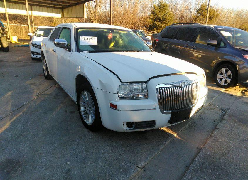 2010 Chrysler 300 TOURING (VIN 2C3CA4CD4AH198986) main photo
