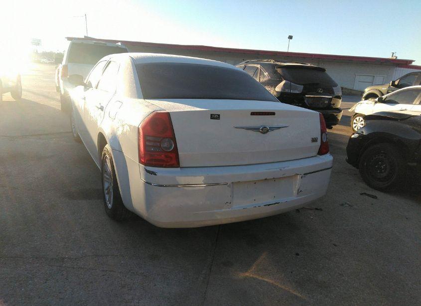 Photo 3 of 2010 Chrysler 300 TOURING (VIN 2C3CA4CD4AH198986)