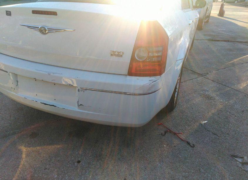 Photo 6 of 2010 Chrysler 300 TOURING (VIN 2C3CA4CD4AH198986)