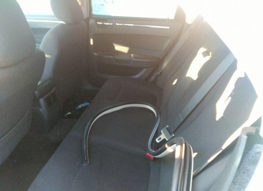 Photo 8 of 2010 Chrysler 300 TOURING (VIN 2C3CA4CD4AH198986)