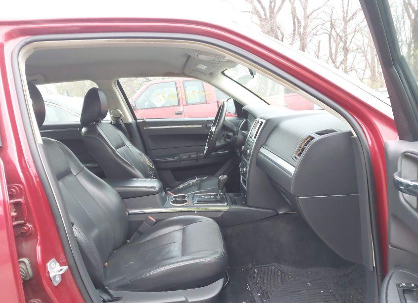 Photo 5 of 2010 Chrysler 300 TOURING/SIGNATURE SERIES/EXECUTIVE SERIES (VIN 2C3CA5CV0AH167443)