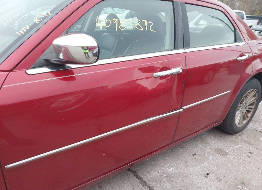 Photo 6 of 2010 Chrysler 300 TOURING/SIGNATURE SERIES/EXECUTIVE SERIES (VIN 2C3CA5CV0AH167443)