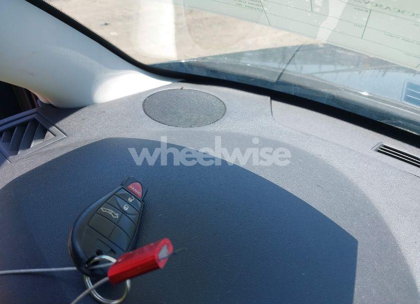 Photo 11 of 2010 Chrysler 300 TOURING/SIGNATURE SERIES/EXECUTIVE SERIES (VIN 2C3CA5CV2AH326950)