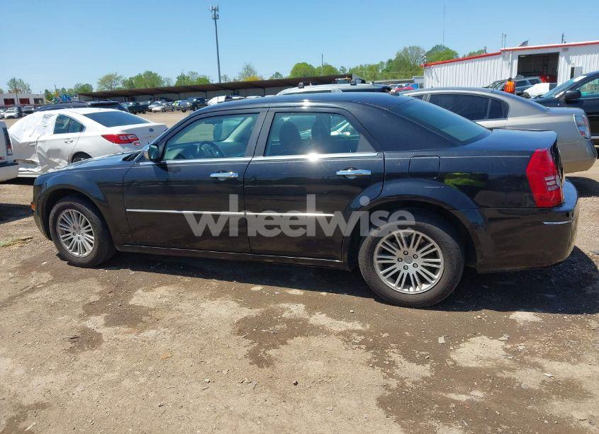 Photo 14 of 2010 Chrysler 300 TOURING/SIGNATURE SERIES/EXECUTIVE SERIES (VIN 2C3CA5CV2AH326950)