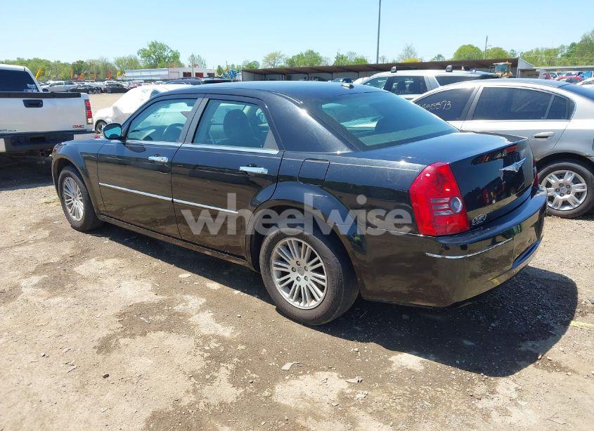 Photo 3 of 2010 Chrysler 300 TOURING/SIGNATURE SERIES/EXECUTIVE SERIES (VIN 2C3CA5CV2AH326950)