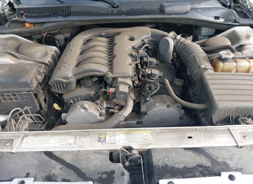 Photo 10 of 2010 Chrysler 300 TOURING/SIGNATURE SERIES/EXECUTIVE SERIES (VIN 2C3CA5CV3AH241910)