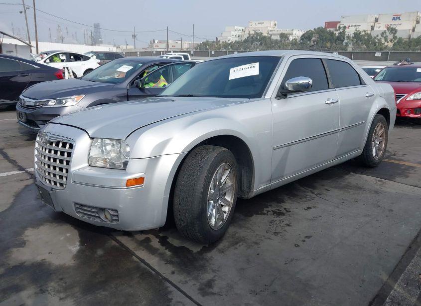 Photo 2 of 2010 Chrysler 300 TOURING/SIGNATURE SERIES/EXECUTIVE SERIES (VIN 2C3CA5CV3AH241910)