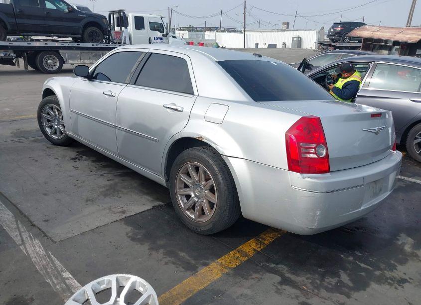 Photo 3 of 2010 Chrysler 300 TOURING/SIGNATURE SERIES/EXECUTIVE SERIES (VIN 2C3CA5CV3AH241910)