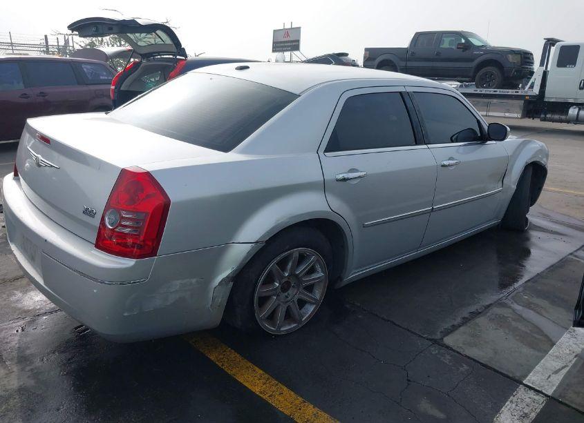 Photo 4 of 2010 Chrysler 300 TOURING/SIGNATURE SERIES/EXECUTIVE SERIES (VIN 2C3CA5CV3AH241910)