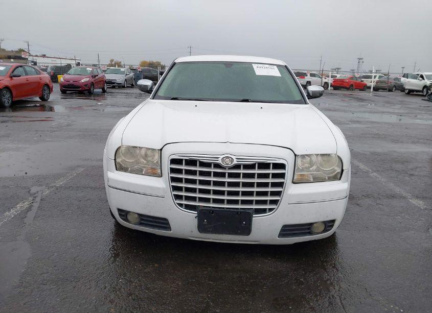 Photo 12 of 2010 Chrysler 300 TOURING/SIGNATURE SERIES/EXECUTIVE SERIES (VIN 2C3CA5CV3AH284210)