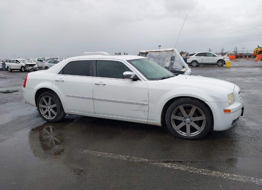 Photo 13 of 2010 Chrysler 300 TOURING/SIGNATURE SERIES/EXECUTIVE SERIES (VIN 2C3CA5CV3AH284210)