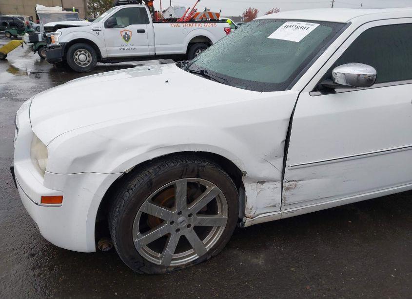 Photo 6 of 2010 Chrysler 300 TOURING/SIGNATURE SERIES/EXECUTIVE SERIES (VIN 2C3CA5CV3AH284210)