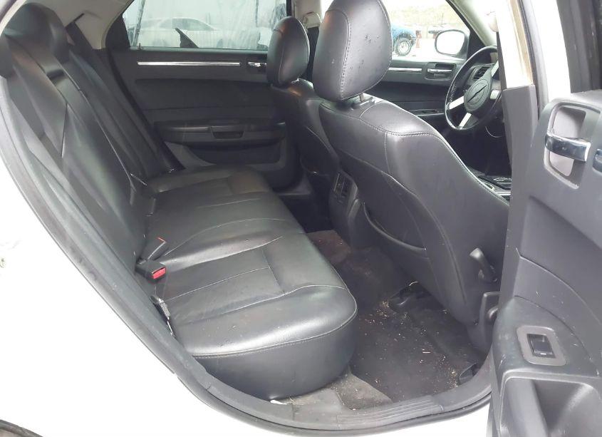 Photo 8 of 2010 Chrysler 300 TOURING/SIGNATURE SERIES/EXECUTIVE SERIES (VIN 2C3CA5CV3AH284210)