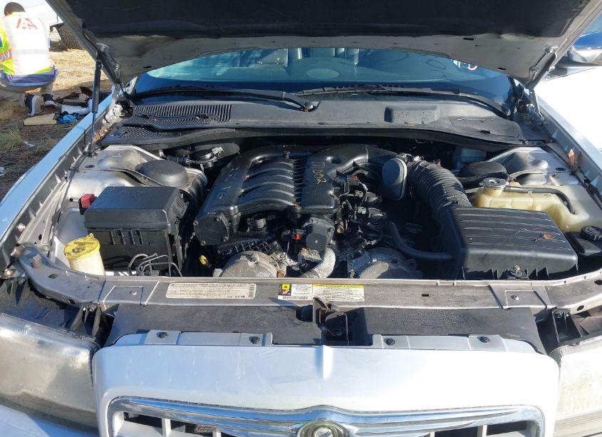 Photo 10 of 2010 Chrysler 300 TOURING/SIGNATURE SERIES/EXECUTIVE SERIES (VIN 2C3CA5CV5AH263049)