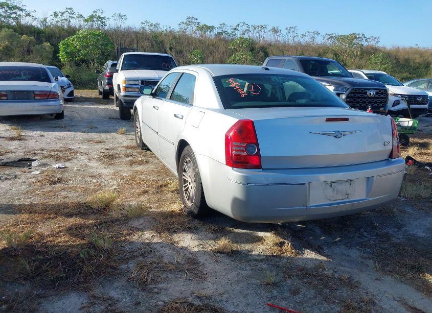 Photo 3 of 2010 Chrysler 300 TOURING/SIGNATURE SERIES/EXECUTIVE SERIES (VIN 2C3CA5CV5AH263049)