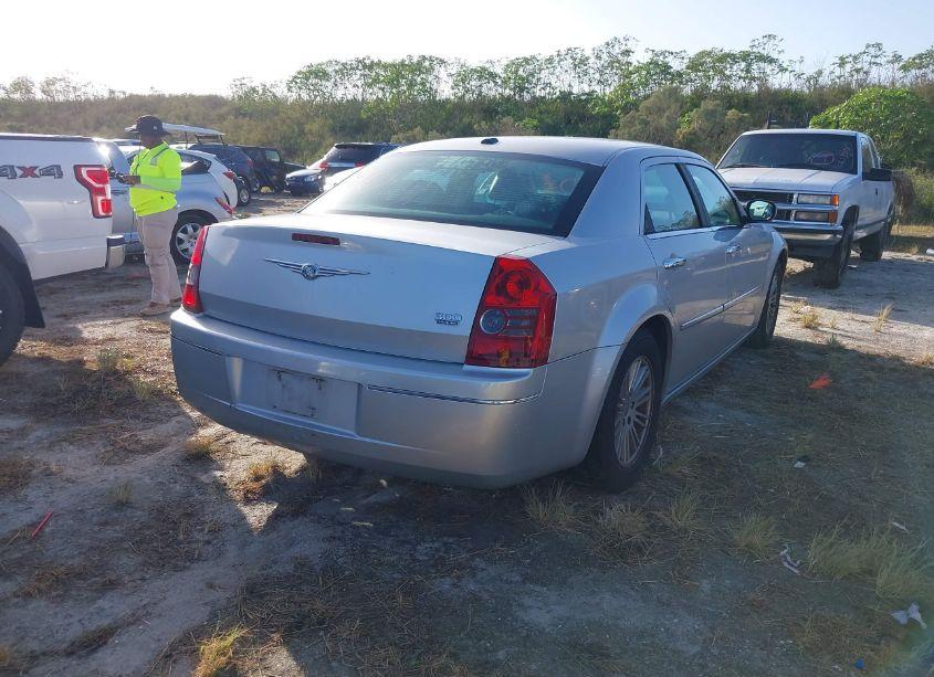 Photo 4 of 2010 Chrysler 300 TOURING/SIGNATURE SERIES/EXECUTIVE SERIES (VIN 2C3CA5CV5AH263049)