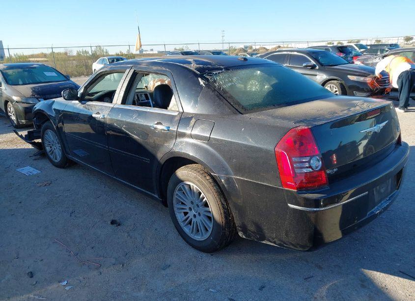 Photo 3 of 2010 Chrysler 300 TOURING/SIGNATURE SERIES/EXECUTIVE SERIES (VIN 2C3CA5CV6AH221036)