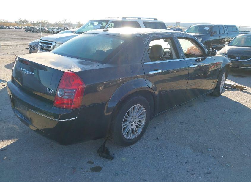 Photo 4 of 2010 Chrysler 300 TOURING/SIGNATURE SERIES/EXECUTIVE SERIES (VIN 2C3CA5CV6AH221036)