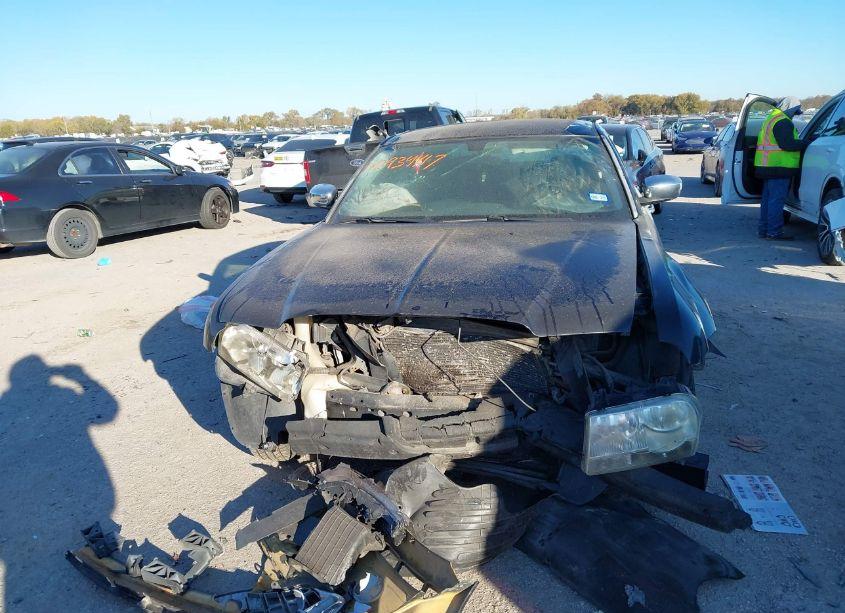 Photo 6 of 2010 Chrysler 300 TOURING/SIGNATURE SERIES/EXECUTIVE SERIES (VIN 2C3CA5CV6AH221036)