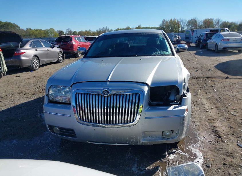 Photo 12 of 2010 Chrysler 300 TOURING/SIGNATURE SERIES/EXECUTIVE SERIES (VIN 2C3CA5CV8AH139941)