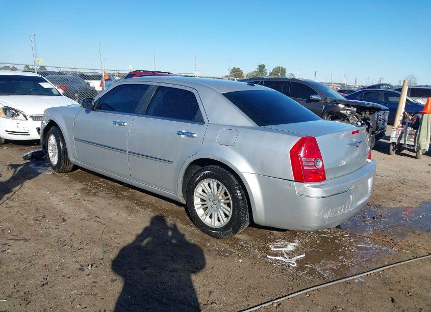 Photo 3 of 2010 Chrysler 300 TOURING/SIGNATURE SERIES/EXECUTIVE SERIES (VIN 2C3CA5CV8AH139941)