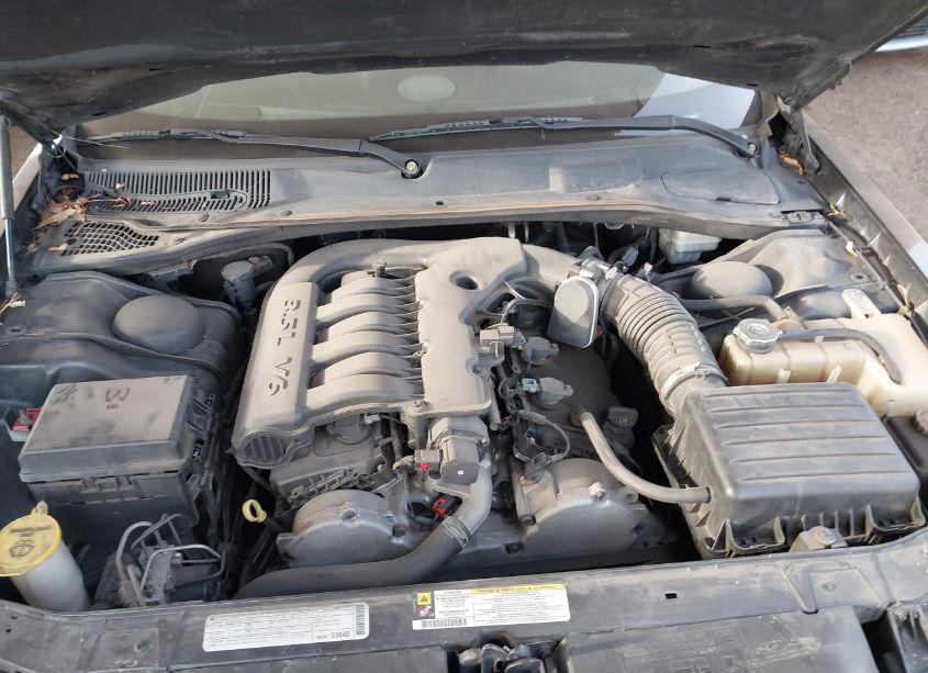 Photo 10 of 2010 Chrysler 300 TOURING/SIGNATURE SERIES/EXECUTIVE SERIES (VIN 2C3CA5CVXAH232248)